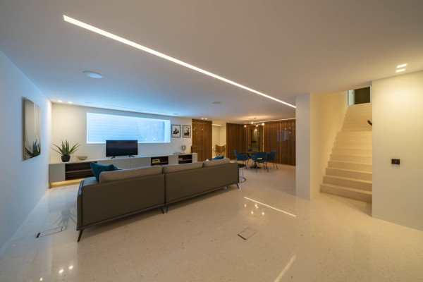 villa in Cannes : Rent superb modern villa with swimming pool, cinema room, gym, hammam and sea view in Cannes - Photo 18