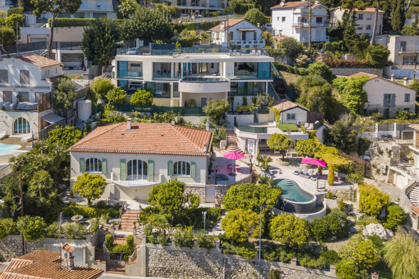 villa in Èze : Rent beautiful 4 bedroom 4 bathroom villa located in Eze, only a short walk from the beach - Photo 18