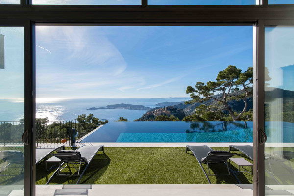 villa in Èze : Rent stunning newly built villa in Eze which offers an exceptional Seaview of the French Riviera - Photo 58