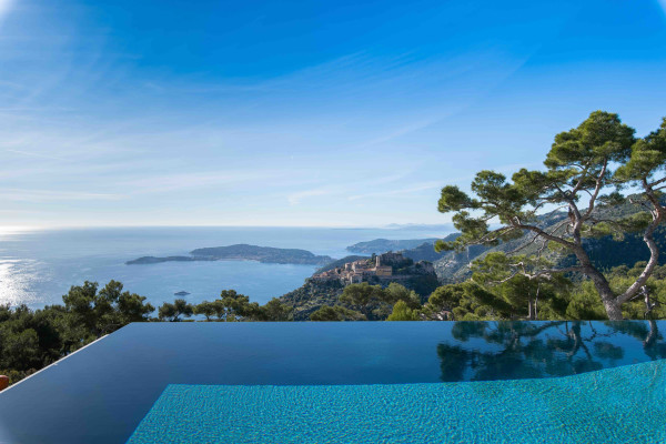 villa in Èze : Rent stunning newly built villa in Eze which offers an exceptional Seaview of the French Riviera - Photo 49