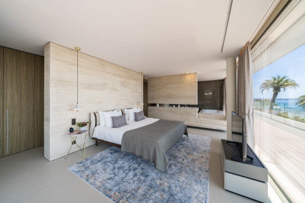 villa in Cannes : Rent superb modern villa with swimming pool, cinema room, gym, hammam and sea view in Cannes - Photo 26