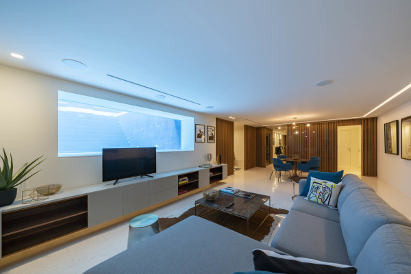villa in Cannes : Rent superb modern villa with swimming pool, cinema room, gym, hammam and sea view in Cannes - Photo 16
