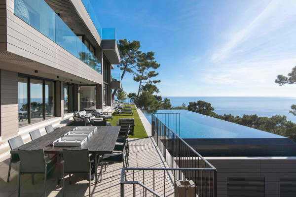 villa in Èze : Rent stunning newly built villa in Eze which offers an exceptional Seaview of the French Riviera - Photo 56