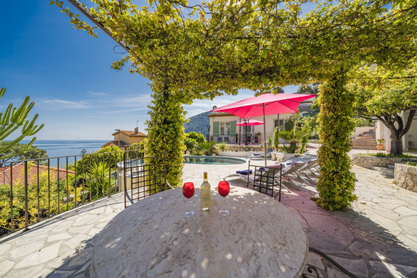villa in Èze : Rent beautiful 4 bedroom 4 bathroom villa located in Eze, only a short walk from the beach - Photo 13