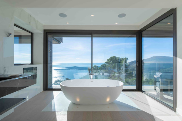 villa in Èze : Rent stunning newly built villa in Eze which offers an exceptional Seaview of the French Riviera - Photo 36