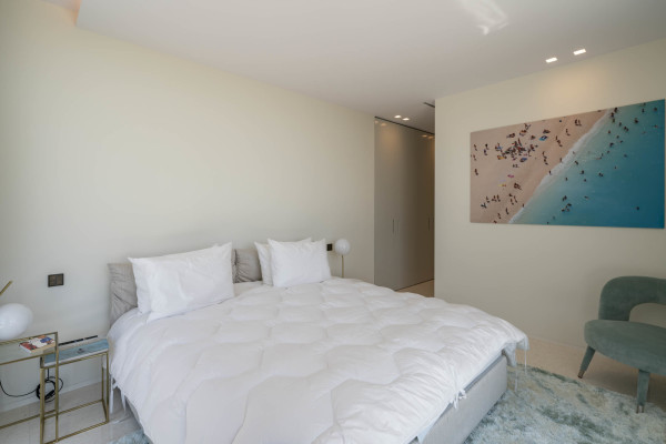 villa in Cannes : Rent superb modern villa with swimming pool, cinema room, gym, hammam and sea view in Cannes - Photo 50