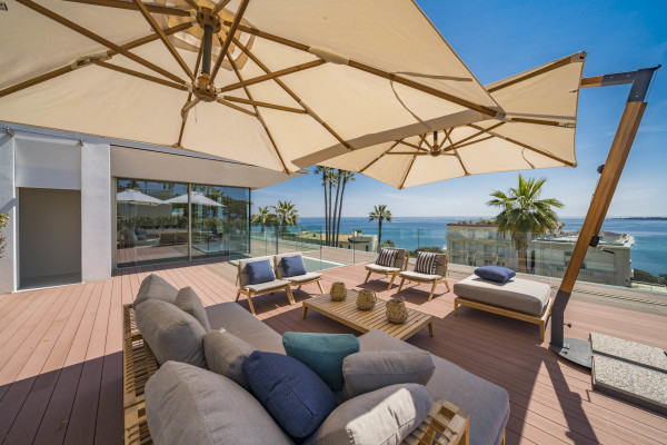 villa in Cannes : Rent superb modern villa with swimming pool, cinema room, gym, hammam and sea view in Cannes - Photo 32