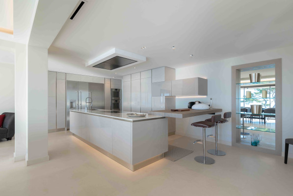 villa in Èze : Rent stunning newly built villa in Eze which offers an exceptional Seaview of the French Riviera - Photo 24
