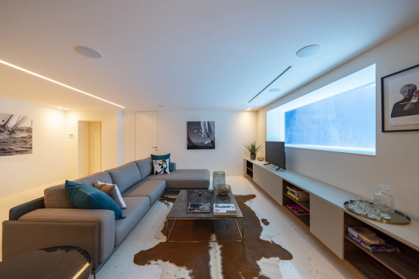 villa in Cannes : Rent superb modern villa with swimming pool, cinema room, gym, hammam and sea view in Cannes - Photo 15