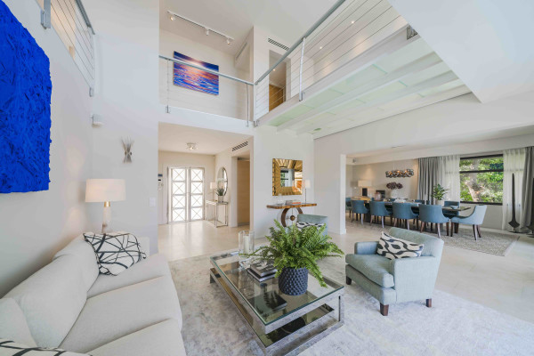 villa in Cap d'Antibes : Rent 7 bedroom villa in the heart of Cap d'Antibes with sea views, close to the with easy access into Cannes - Photo 9