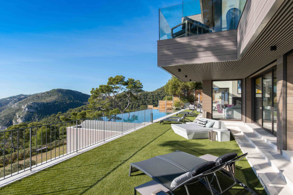 villa in Èze : Rent stunning newly built villa in Eze which offers an exceptional Seaview of the French Riviera - Photo 53