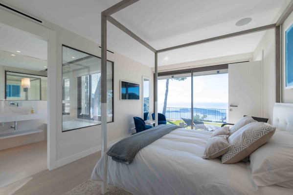 villa in Èze : Rent stunning newly built villa in Eze which offers an exceptional Seaview of the French Riviera - Photo 25