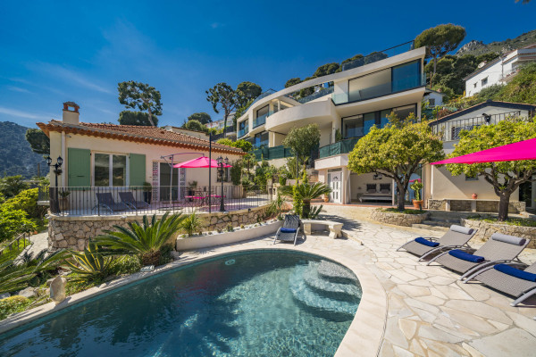 villa in Èze : Rent beautiful 4 bedroom 4 bathroom villa located in Eze, only a short walk from the beach - Photo 2