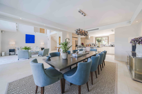 villa in Cap d'Antibes : Rent 7 bedroom villa in the heart of Cap d'Antibes with sea views, close to the with easy access into Cannes - Photo 6