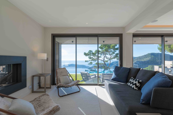 villa in Èze : Rent stunning newly built villa in Eze which offers an exceptional Seaview of the French Riviera - Photo 16