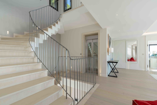 villa in Èze : Rent stunning newly built villa in Eze which offers an exceptional Seaview of the French Riviera - Photo 31