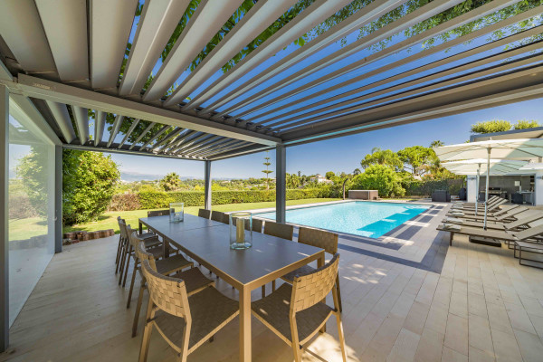 villa in Cap d'Antibes : Rent 7 bedroom villa in the heart of Cap d'Antibes with sea views, close to the with easy access into Cannes - Photo 36