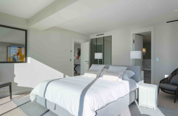 villa in Èze : Rent stunning newly built villa in Eze which offers an exceptional Seaview of the French Riviera - Photo 28