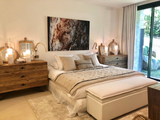 villa in St Tropez : Rent stunning 6 bedroom villa with gym, wine cellar and swimming pool and views over the Mediterranean sea and vineyard in St Tropez - Photo 47