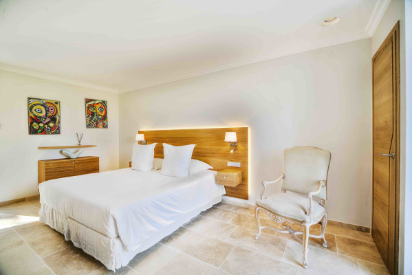 villa in St Tropez : Rent beautiful villa in the heart of Saint Tropez with views over the village and the sea - Photo 14