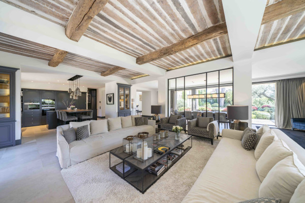 villa in Mougins : Rent gorgeous 5-bedroom villa with swimming pool in a private domaine in Mougins - Photo 51