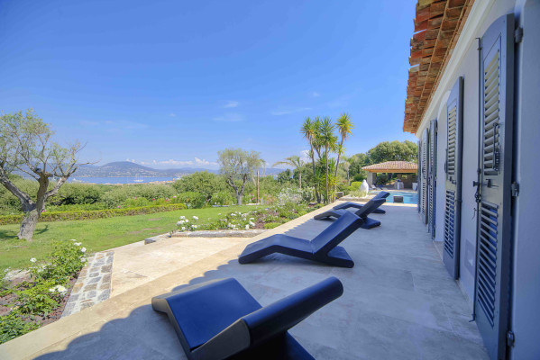 villa in St Tropez : Rent beautiful villa in the heart of Saint Tropez with views over the village and the sea - Photo 73