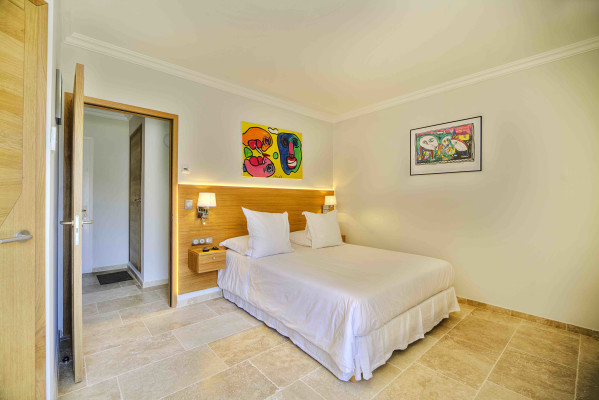 villa in St Tropez : Rent beautiful villa in the heart of Saint Tropez with views over the village and the sea - Photo 37