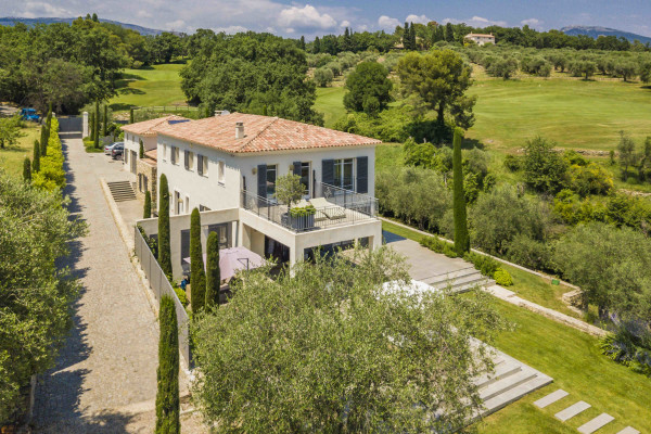 villa in Châteauneuf-Grasse : Rent wonderful modern villa located in very peaceful surroundings close to Valbonne - Photo 7