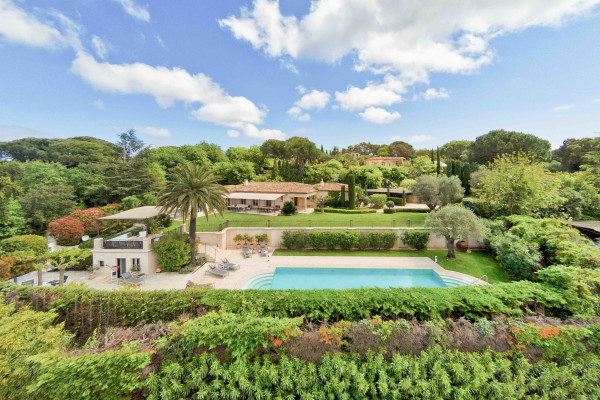 villa in St Tropez : Rent gorgeous villa with swimming pool within just a minute drive to the very heart of Saint Tropez - Photo 40