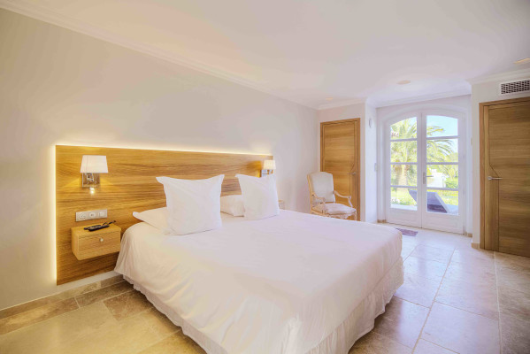 villa in St Tropez : Rent beautiful villa in the heart of Saint Tropez with views over the village and the sea - Photo 13