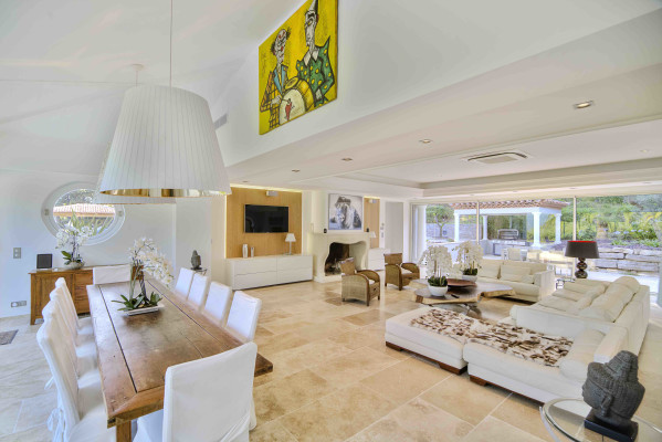 villa in St Tropez : Rent beautiful villa in the heart of Saint Tropez with views over the village and the sea - Photo 10