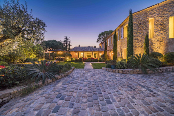 villa in Mougins : Rent gorgeous 5-bedroom villa with swimming pool in a private domaine in Mougins - Photo 66