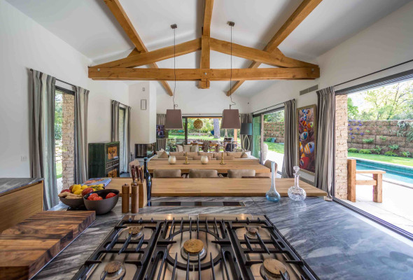 villa in St Tropez : Rent gorgeous 5-bedroom villa with swimming pool within a few minutes drive to Pampelonne Beach in Ramatuelle - Photo 6