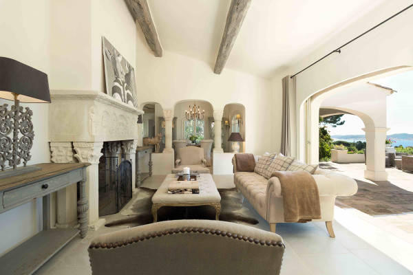 villa in St Tropez : Rent superb villa with swimming pool and  sea views in a private domaine close to St Tropez - Photo 42