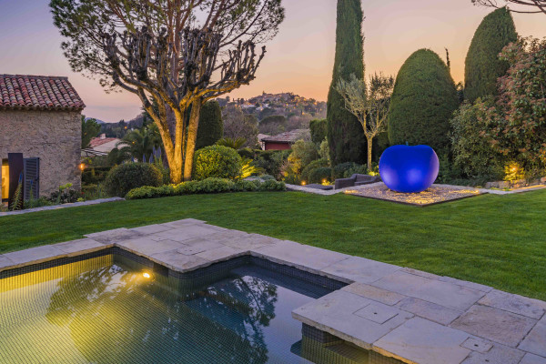villa in Mougins : Rent gorgeous 5-bedroom villa with swimming pool in a private domaine in Mougins - Photo 61