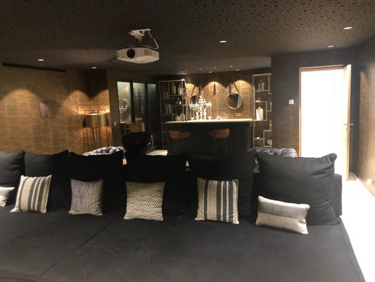 villa in St Tropez : Rent stunning 6 bedroom villa with gym, wine cellar and swimming pool and views over the Mediterranean sea and vineyard in St Tropez - Photo 76