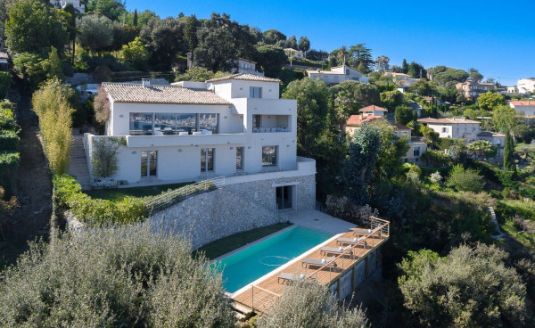 villa in Cannes : Rent wonderful modern villa on the heights of Cannes with a great Seaview - Photo 0