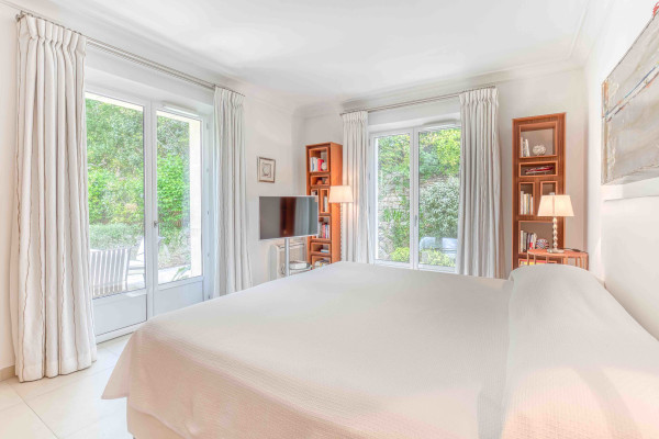 villa in St Tropez : Rent gorgeous villa with swimming pool within just a minute drive to the very heart of Saint Tropez - Photo 20