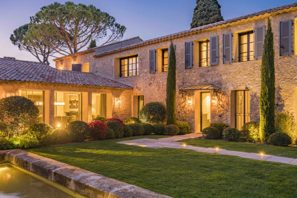 villa in Mougins : Rent gorgeous 5-bedroom villa with swimming pool in a private domaine in Mougins - Photo 67
