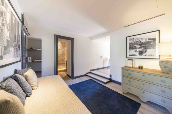 villa in Mougins : Rent gorgeous 5-bedroom villa with swimming pool in a private domaine in Mougins - Photo 36