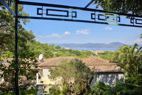 villa in St Tropez : Rent beautiful villa in the heart of Saint Tropez with views over the village and the sea - Photo 78