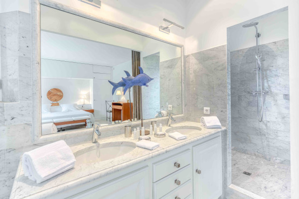 villa in St Tropez : Rent gorgeous villa with swimming pool within just a minute drive to the very heart of Saint Tropez - Photo 19