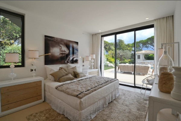 villa in St Tropez : Rent stunning 6 bedroom villa with gym, wine cellar and swimming pool and views over the Mediterranean sea and vineyard in St Tropez - Photo 60