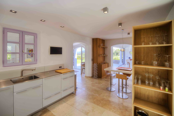 villa in St Tropez : Rent beautiful villa in the heart of Saint Tropez with views over the village and the sea - Photo 35