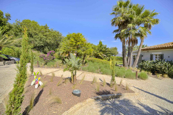 villa in St Tropez : Rent beautiful villa in the heart of Saint Tropez with views over the village and the sea - Photo 44