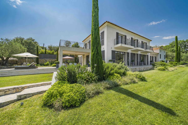 villa in Châteauneuf-Grasse : Rent wonderful modern villa located in very peaceful surroundings close to Valbonne - Photo 9