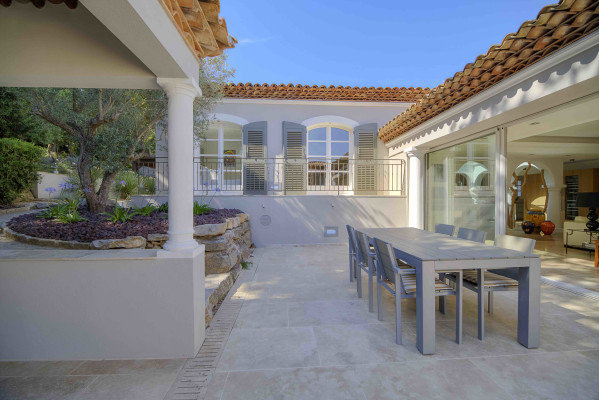 villa in St Tropez : Rent beautiful villa in the heart of Saint Tropez with views over the village and the sea - Photo 30