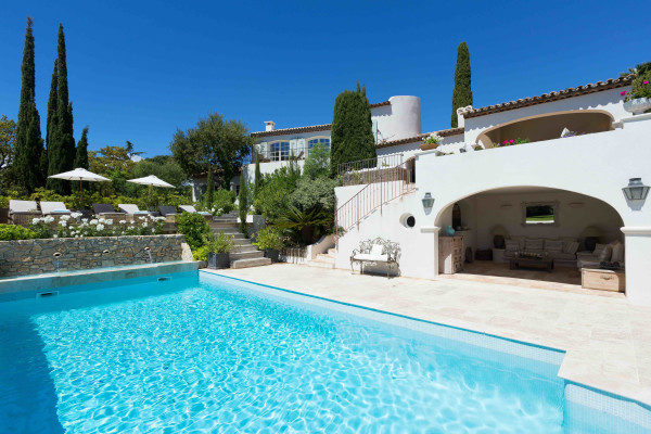 villa in St Tropez : Rent superb villa with swimming pool and  sea views in a private domaine close to St Tropez - Photo 50