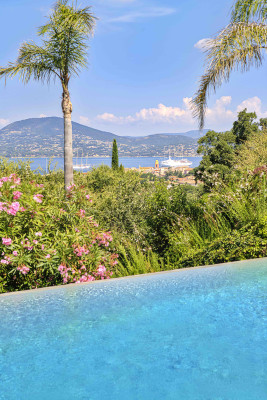 villa in St Tropez : Rent beautiful villa in the heart of Saint Tropez with views over the village and the sea - Photo 76