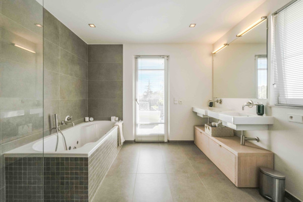 villa in Châteauneuf-Grasse : Rent wonderful modern villa located in very peaceful surroundings close to Valbonne - Photo 33
